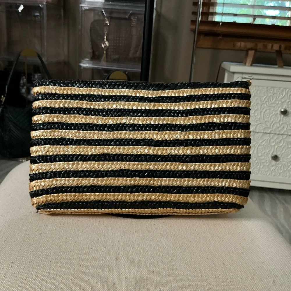 Mud Pie Floral Straw Clutch